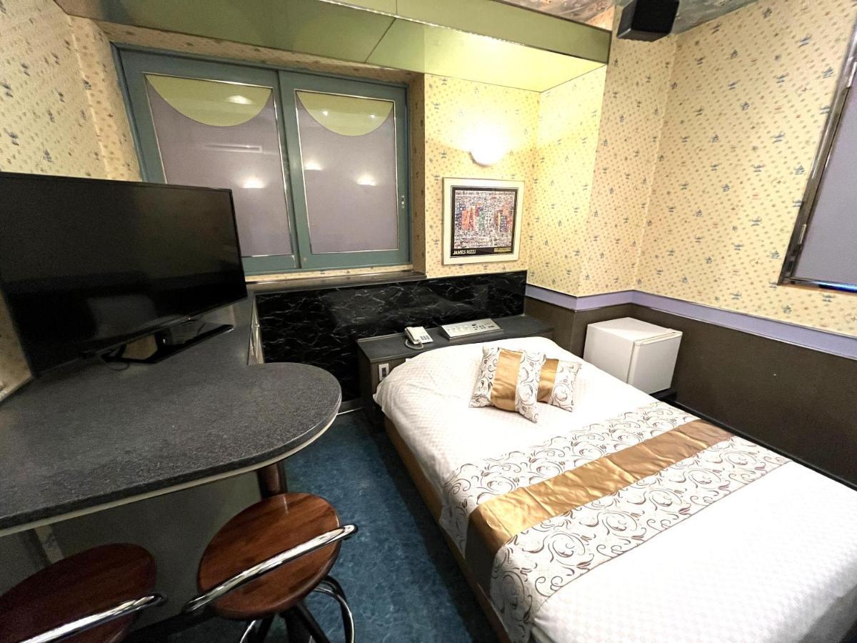 Hotel Crystal 大人専用 Präfektur Tokio Exterior foto