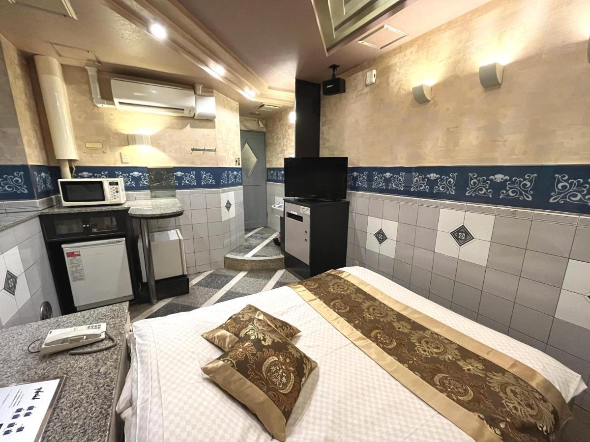 Hotel Crystal 大人専用 Präfektur Tokio Exterior foto