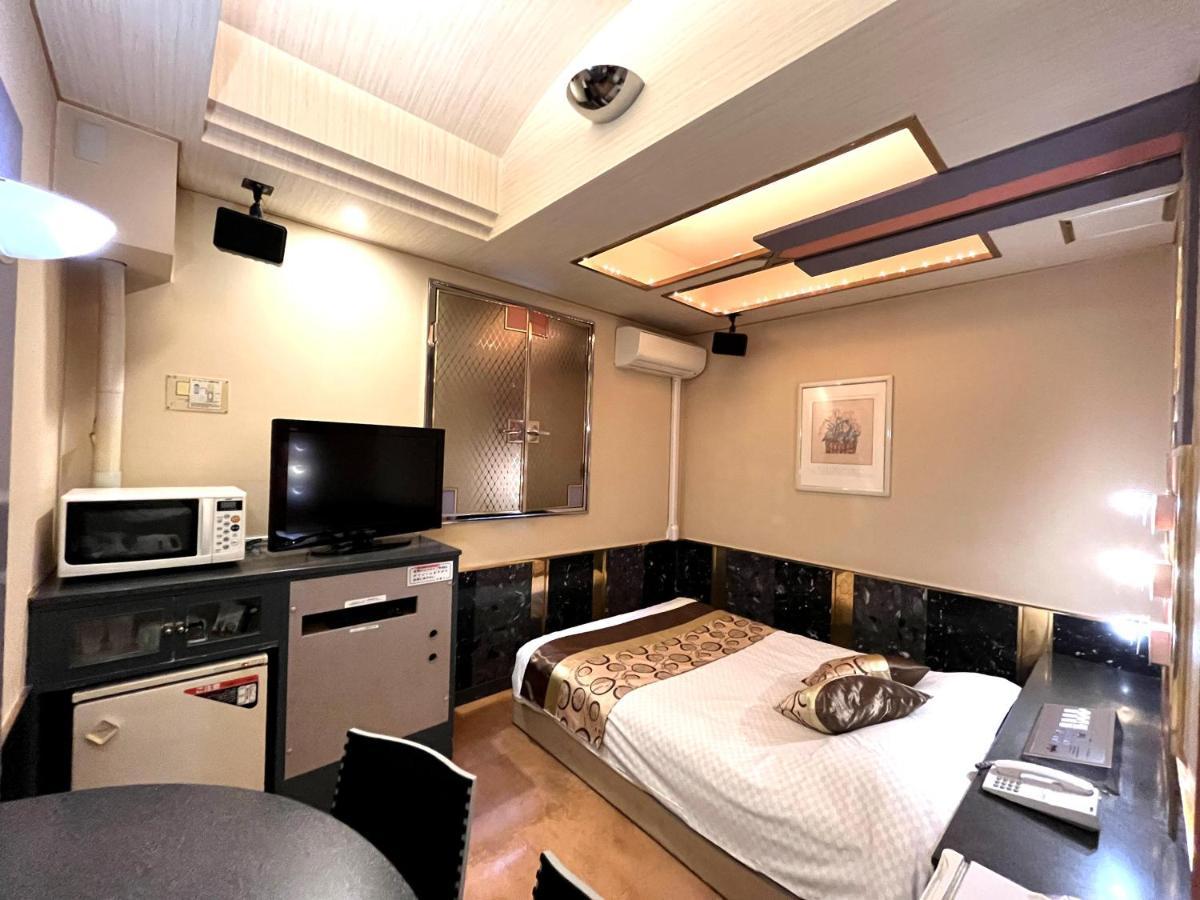 Hotel Crystal 大人専用 Präfektur Tokio Exterior foto