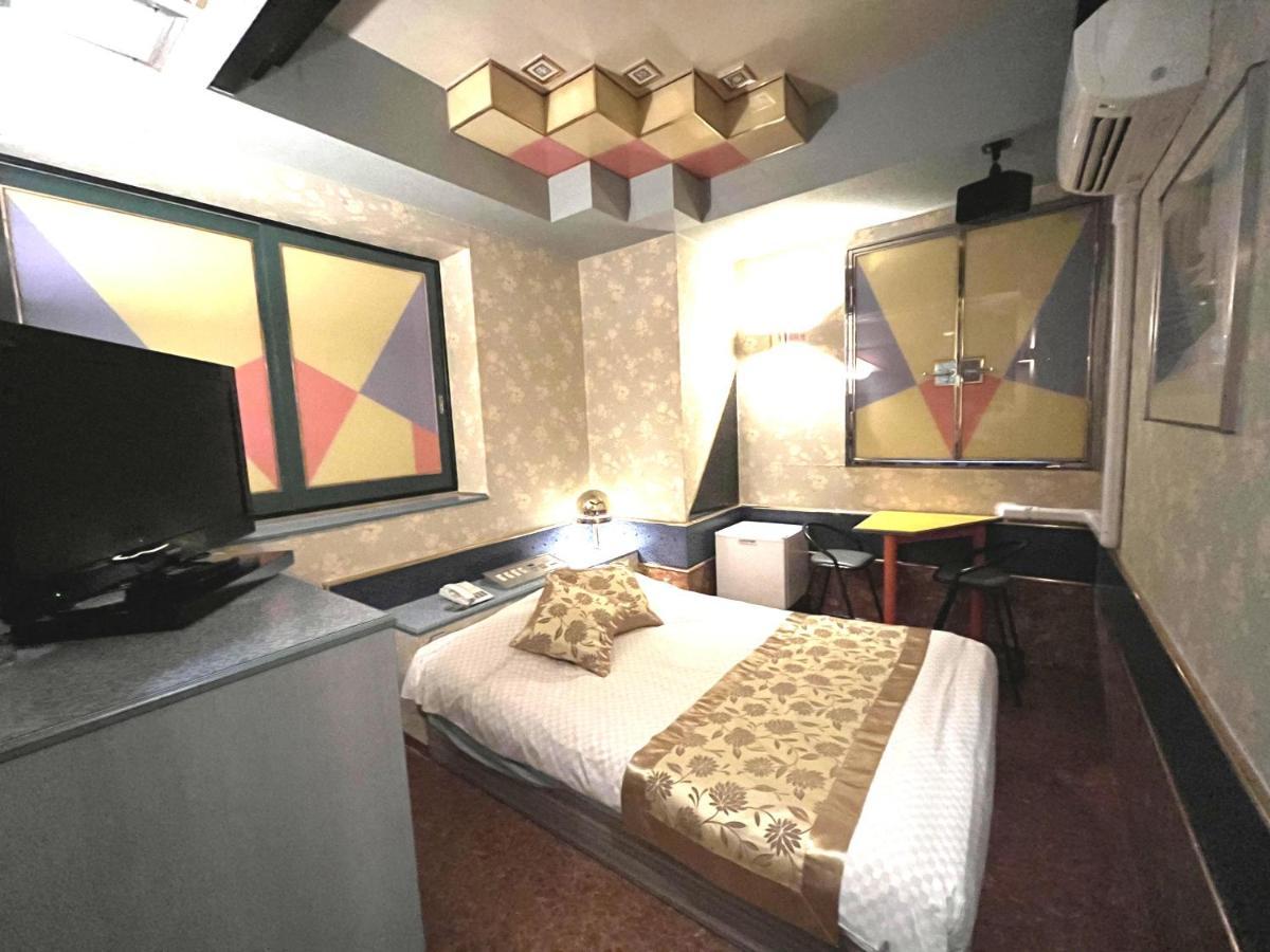 Hotel Crystal 大人専用 Präfektur Tokio Exterior foto