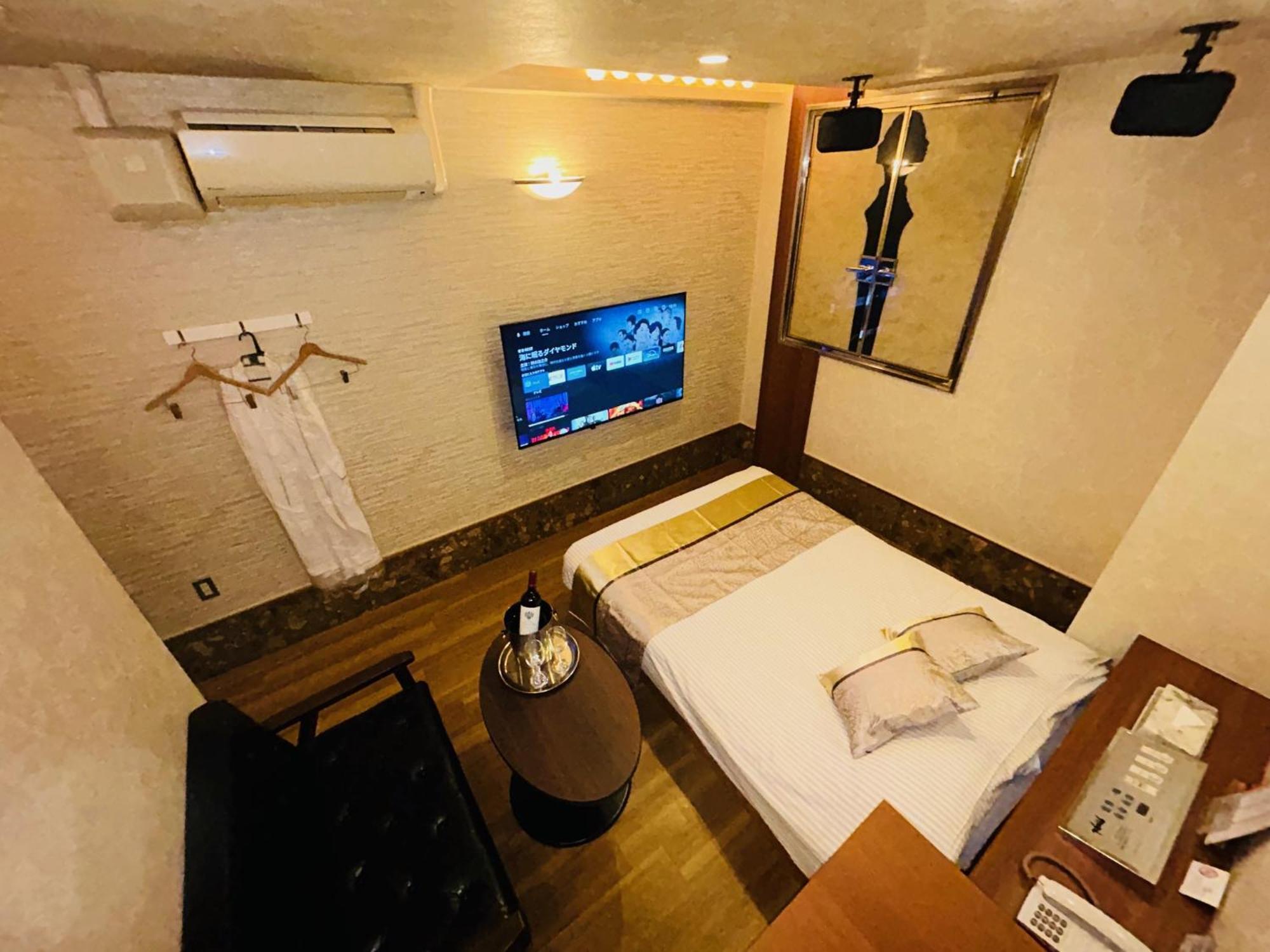 Hotel Crystal 大人専用 Präfektur Tokio Exterior foto